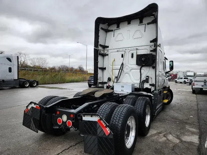 2020 FREIGHTLINER Cascadia 126