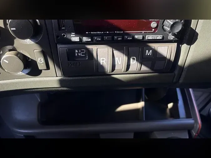 2023 VOLVO VNL760