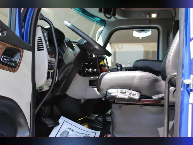 2025 Peterbilt 589