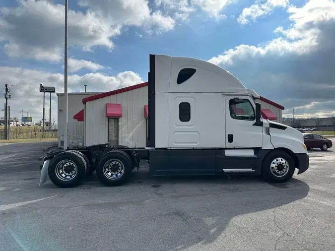 2019 FREIGHTLINER CASCADIA 126