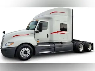2018 International LT625