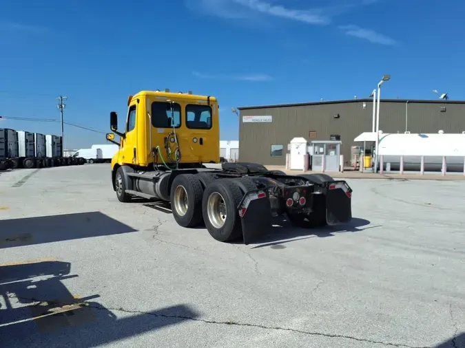 2020 FREIGHTLINER/MERCEDES NEW CASCADIA 116