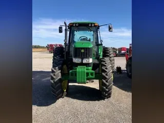 John Deere 7520