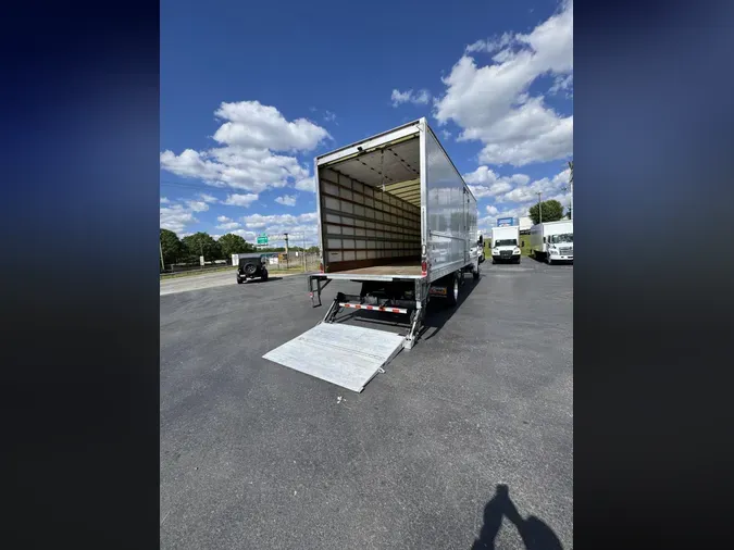 2018 Freightliner Business Class M2 106