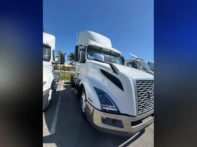 2019 VOLVO VNL64T-300400fb015971d43264d867137b2cb622a