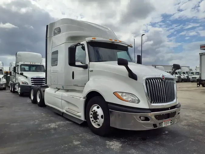 2019 NAVISTAR INTERNATIONAL LT625 SLPR CAB