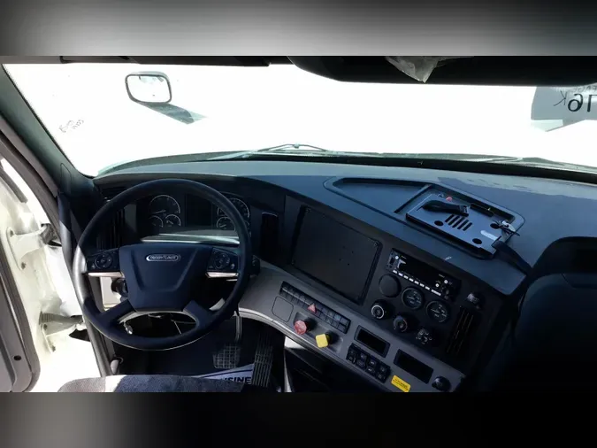 2020 Freightliner Cascadia 126