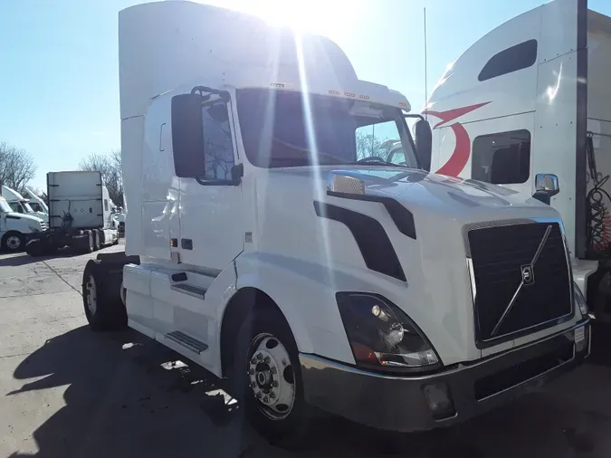 2016 VOLVO VNL42-430