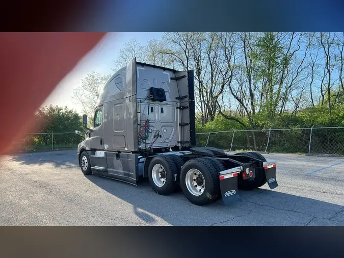 2022 Freightliner Cascadia