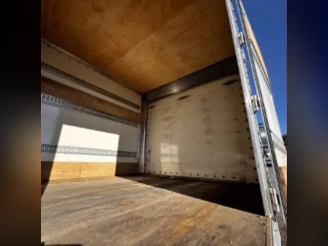 2019 FREIGHTLINER/MERCEDES M2 106