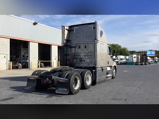 2024 Freightliner Cascadia 126