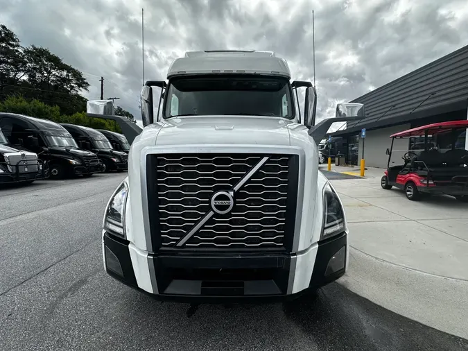 2023 VOLVO VNL64T860