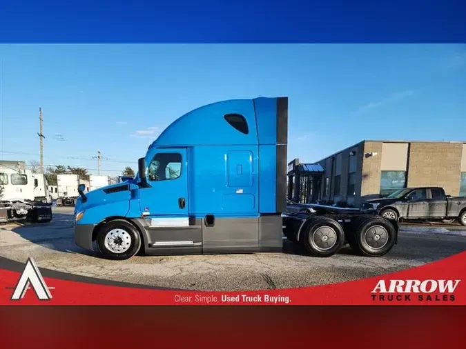 2021 FREIGHTLINER CA126