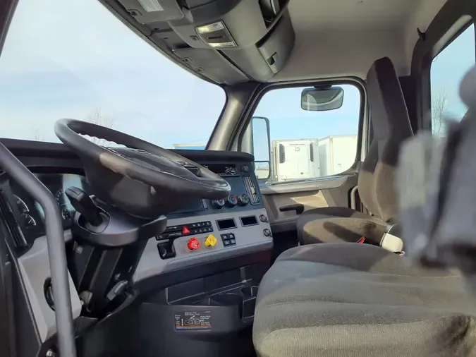 2020 FREIGHTLINER/MERCEDES NEW CASCADIA 126