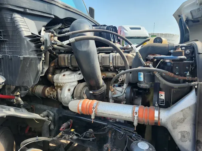 2021 FREIGHTLINER Cascadia 126