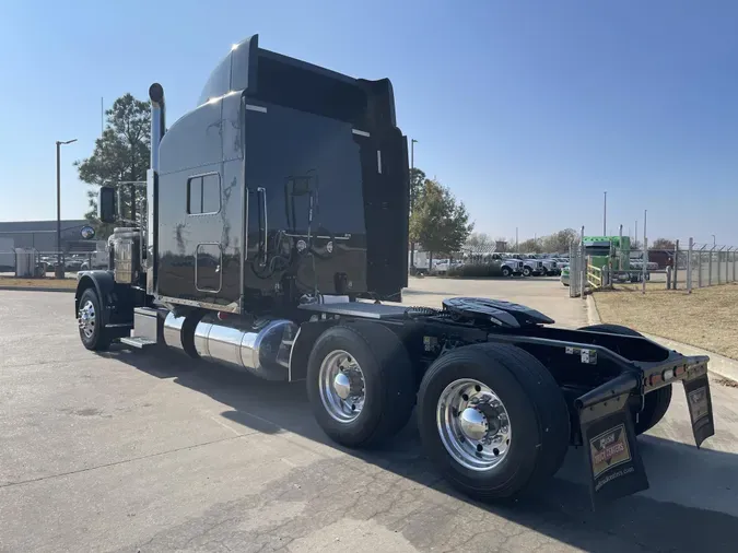 2022 Peterbilt 389