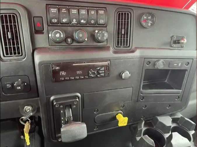 2020 NAVISTAR INTERNATIONAL MV607 (4X2)