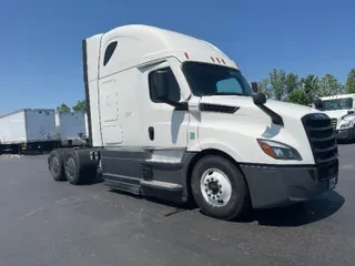 2021 FREIGHTLINER T12664ST