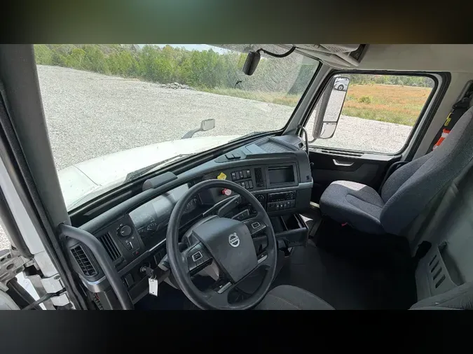 2020 Volvo VNL300
