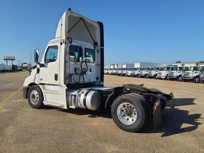 2020 FREIGHTLINER NEW CASCADIA 116