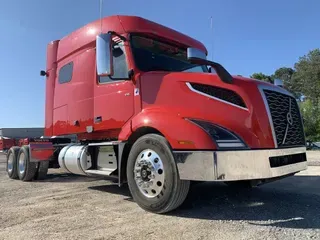 2019 Volvo Trucks VNL 740