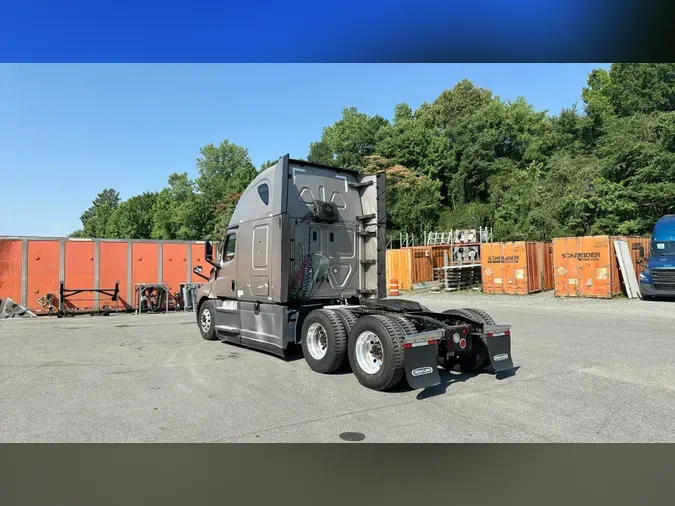 2023 Freightliner Cascadia 126