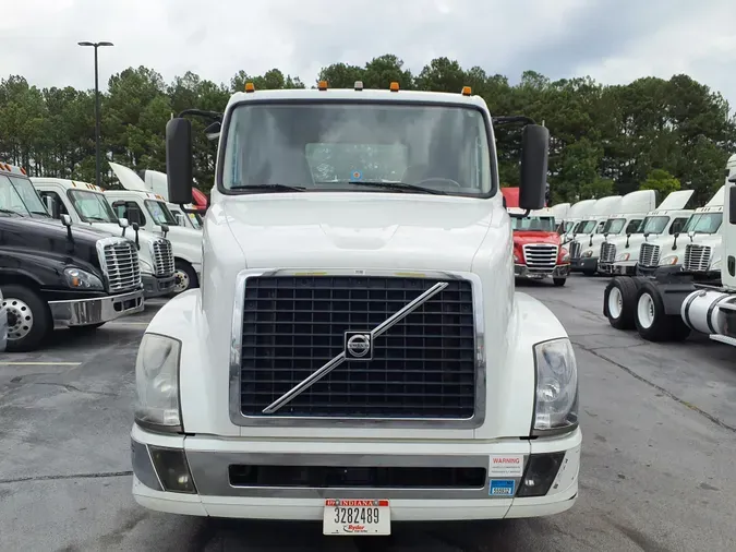 2017 VOLVO VNL64TRACTOR