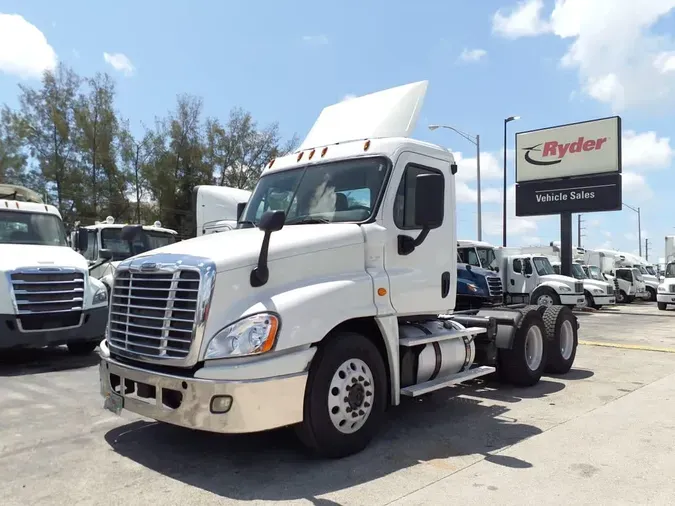 2019 FREIGHTLINER CASCADIA 125403091618b3df726db27620e08f5fd2c