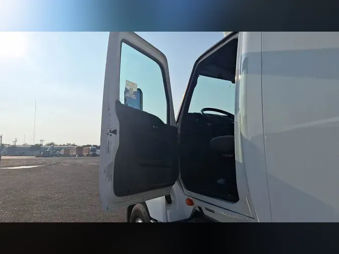 2022 International LT625