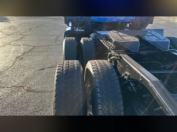 2021 INTERNATIONAL LT