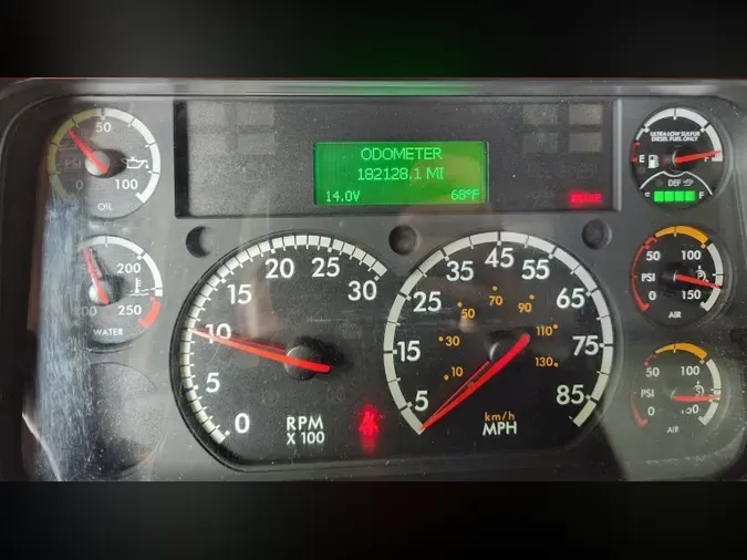 2018 FREIGHTLINER/MERCEDES M2 106