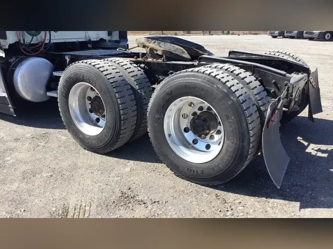 2020 Freightliner Cascadia 126