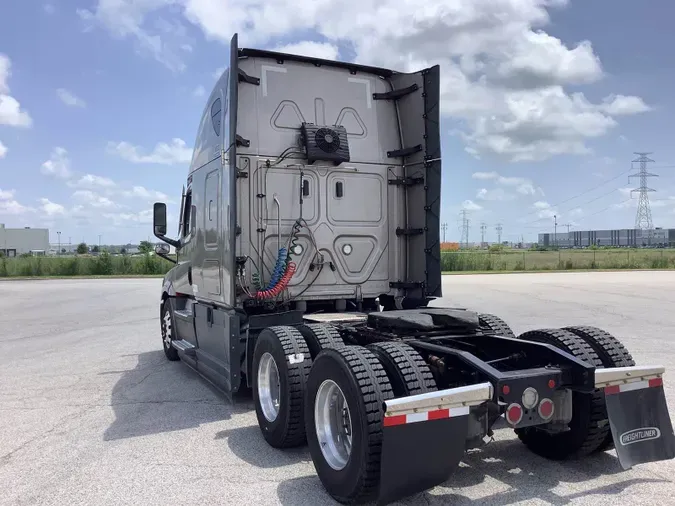 2022 Freightliner Cascadia 126