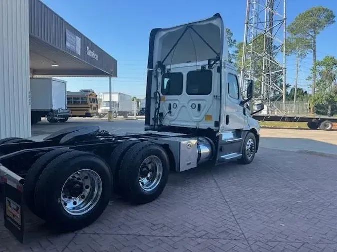 2020 Freightliner Cascadia