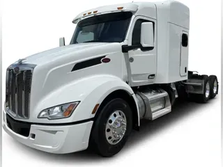 2023 Peterbilt 579