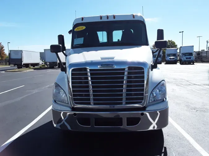 2016 FREIGHTLINER/MERCEDES CASCADIA 125