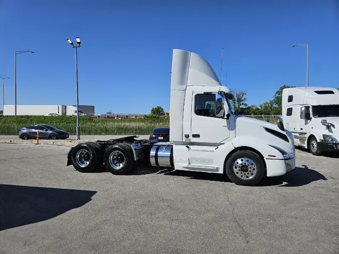 2019 VOLVO VNL64T300