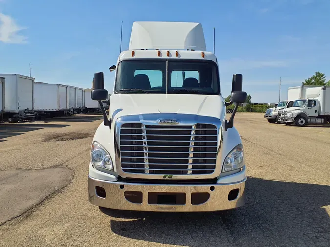 2018 FREIGHTLINER/MERCEDES CASCADIA 125