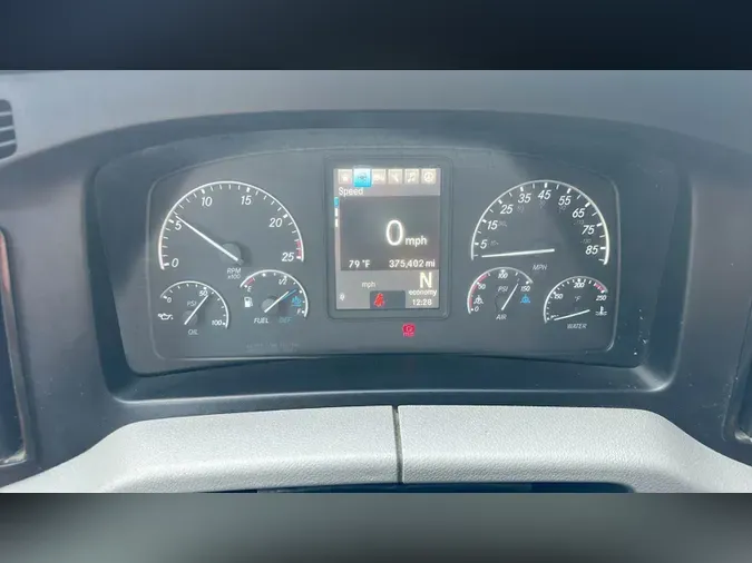 2021 Freightliner Cascadia 126