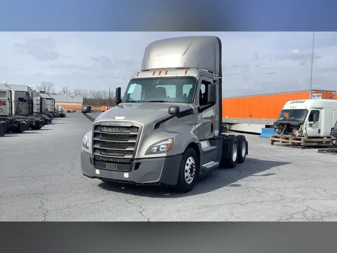 2019 Freightliner Cascadia 126