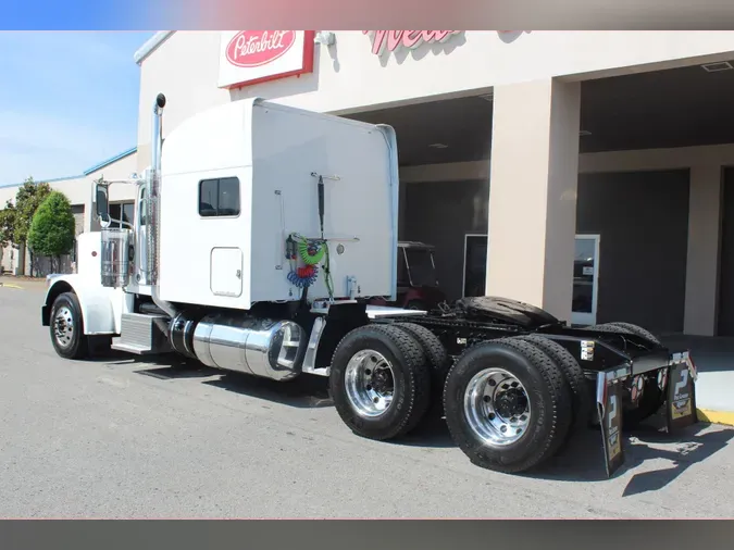 2020 Peterbilt 389