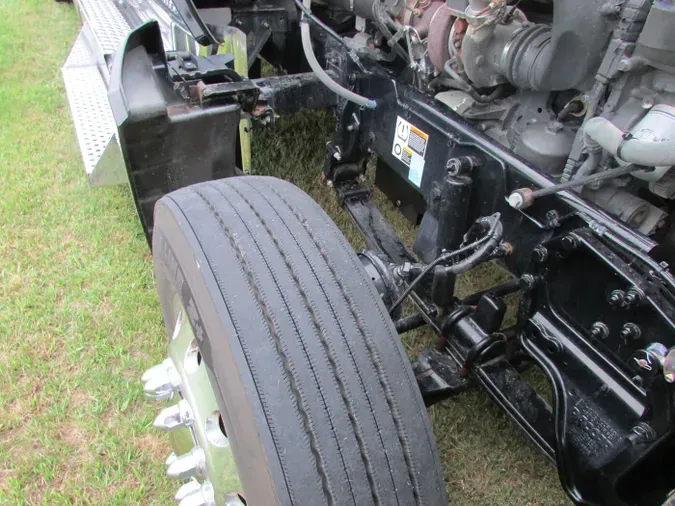 2023 Kenworth W990