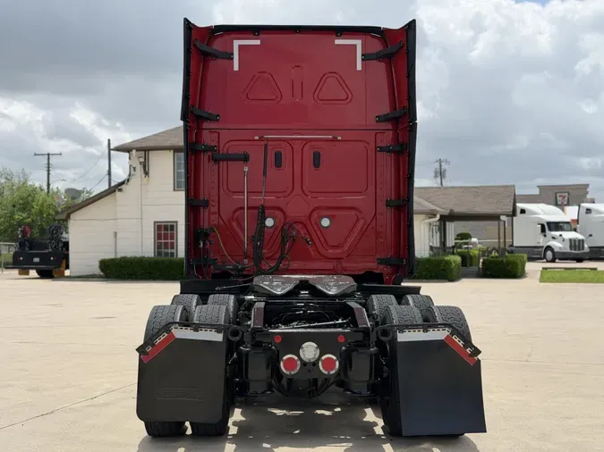 2023 Freightliner Cascadia4044c64fd2ca844f1e66596dd8bd16f8