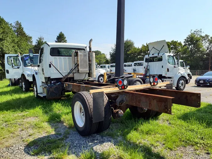 2015 FREIGHTLINER/MERCEDES M2 106