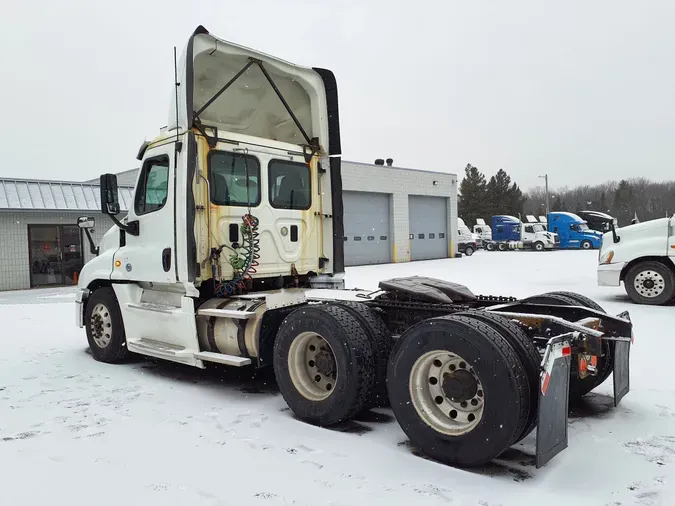 2016 FREIGHTLINER/MERCEDES CASCADIA 125