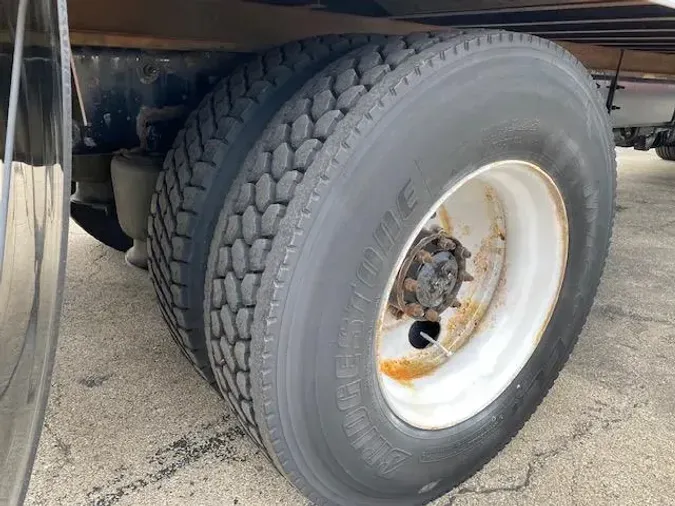 2019 Freightliner Business Class M2 106