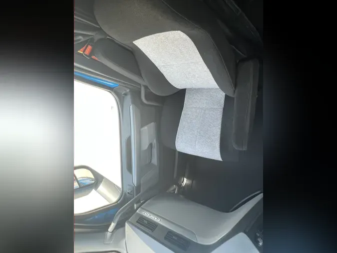 2019 Freightliner Cascadia 126