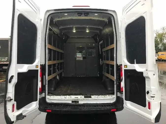 2017 FORD MOTOR COMPANY TRAN250