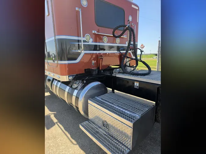 2016 Peterbilt 389