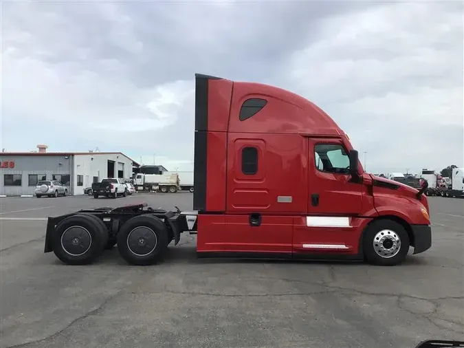 2022 FREIGHTLINER CA126